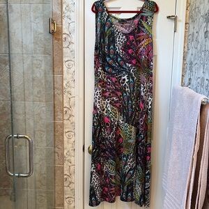 The Pyramid Collection Vibrant Feather Print Maxi Dress